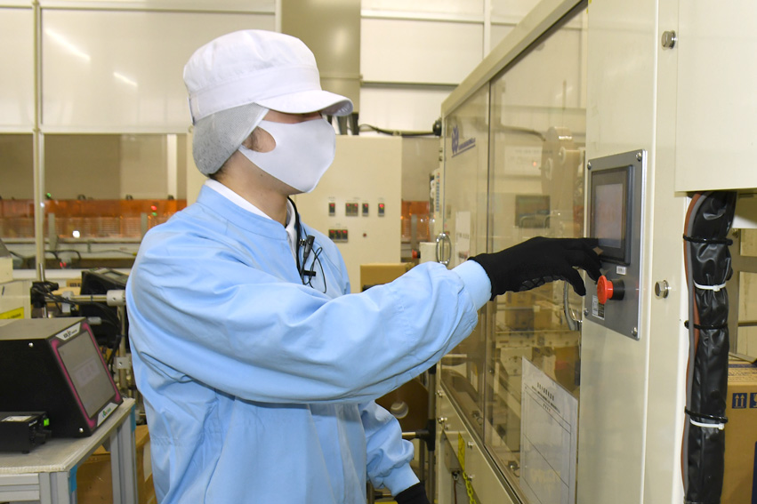 製造職3名・生産技術職2名